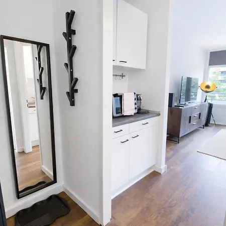 Neuss-duesseldorf Messe, Balkon, Kueche * Neuss