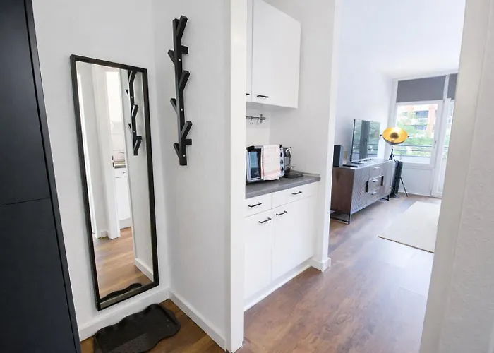 Neuss-duesseldorf Messe, Balkon, Kueche * Neuss